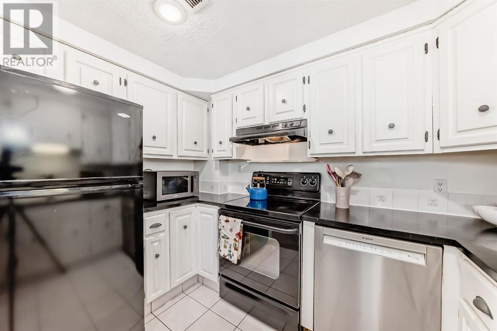 Single Family House Multi-level for Sale in   A Street NE Renfrew Calgary 