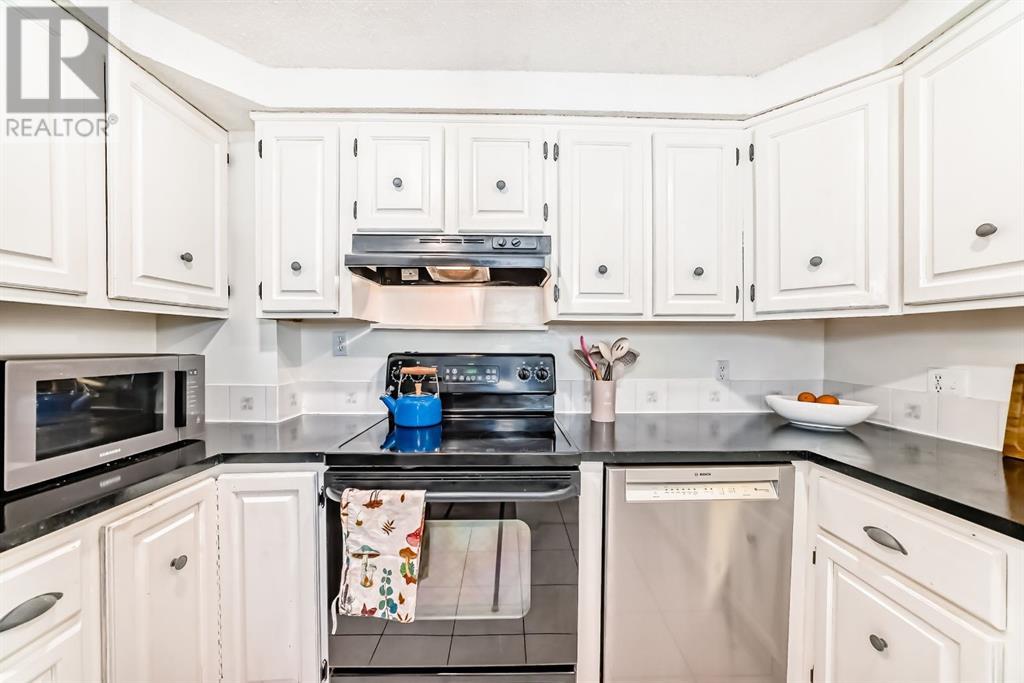 Single Family House Multi-level for Sale in   A Street NE Renfrew Calgary 