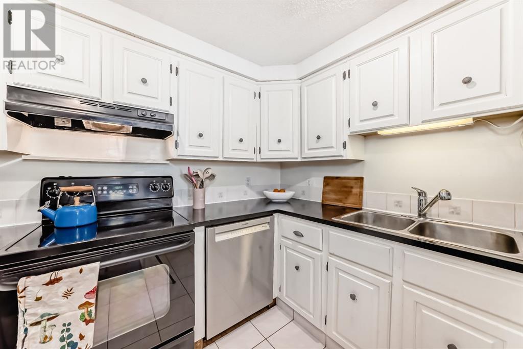 Single Family House Multi-level for Sale in   A Street NE Renfrew Calgary 