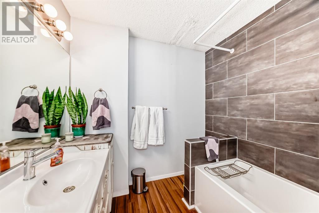 Single Family House Multi-level for Sale in   A Street NE Renfrew Calgary 