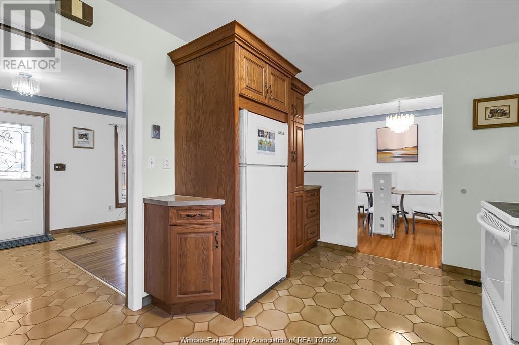 Photo 11 of 3850 Harcourt, Windsor ON