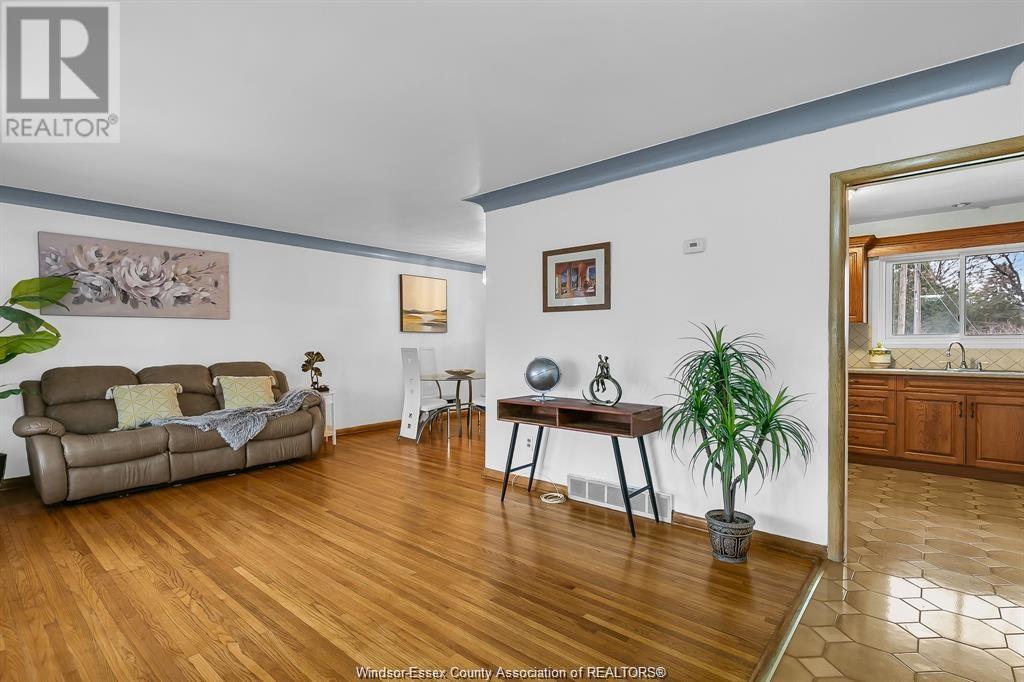 Photo 6 of 3850 Harcourt, Windsor ON