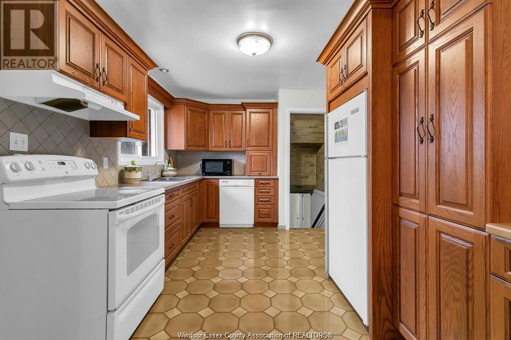 Photo 14 of 3850 Harcourt, Windsor ON