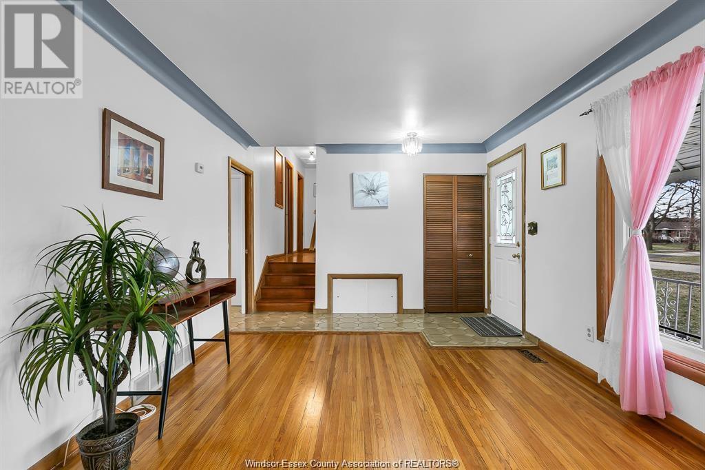 Photo 5 of 3850 Harcourt, Windsor ON
