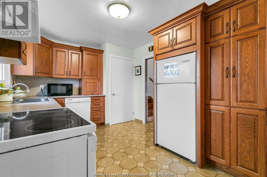 Photo 13 of 3850 Harcourt, Windsor ON