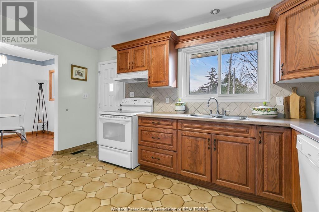 Photo 12 of 3850 Harcourt, Windsor ON