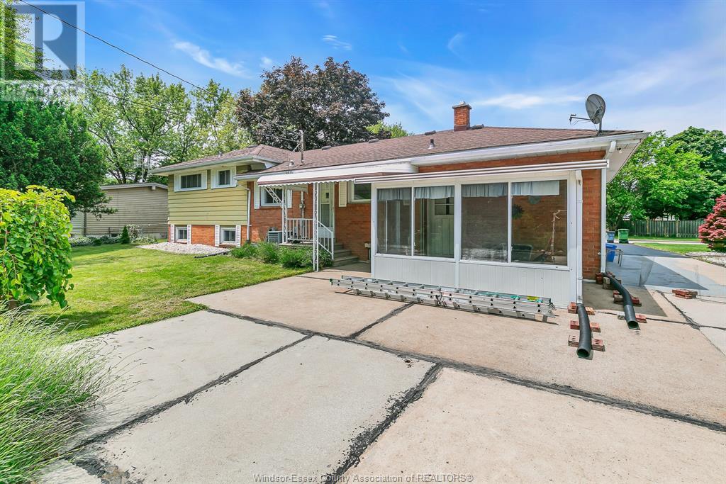 Photo 34 of 3850 Harcourt, Windsor ON