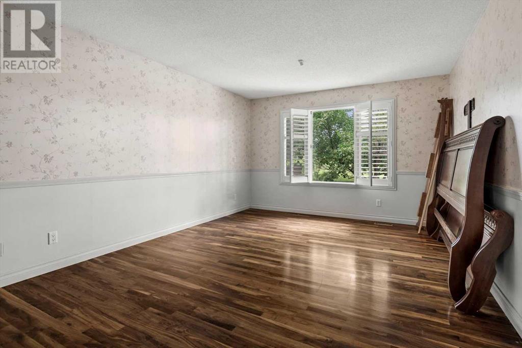 Single Family House Bungalow for Sale in  Douglasbank Drive SE Douglasdale/Glen Calgary 