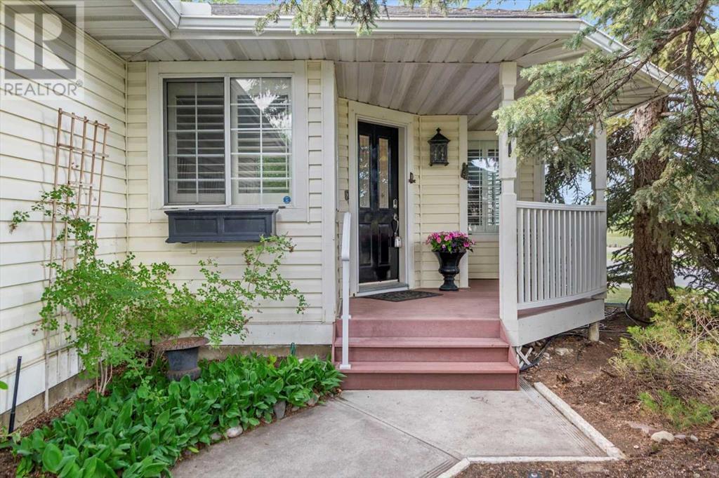 Single Family House Bungalow for Sale in  Douglasbank Drive SE Douglasdale/Glen Calgary 