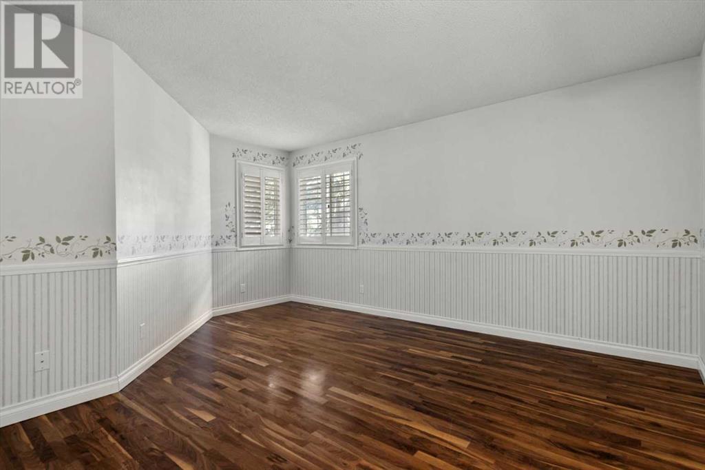Single Family House Bungalow for Sale in  Douglasbank Drive SE Douglasdale/Glen Calgary 