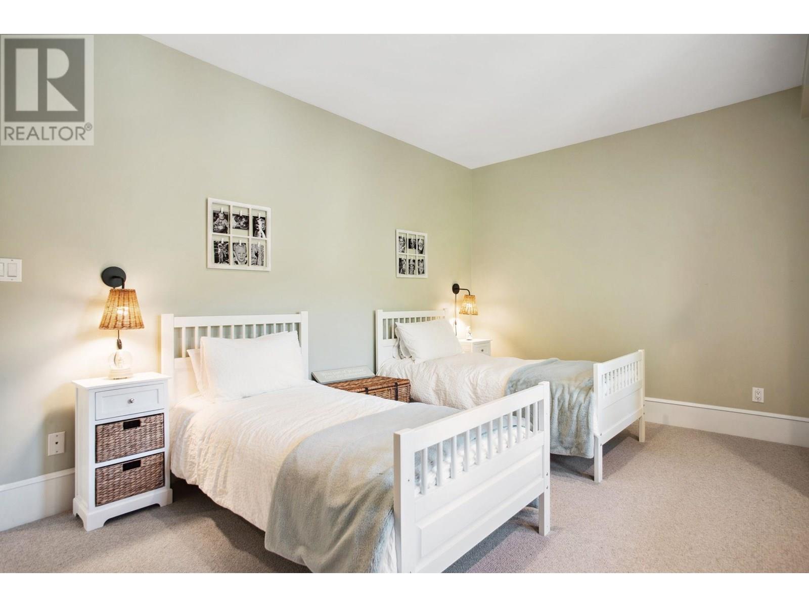 4668 HEADLAND DRIVE, West Vancouver