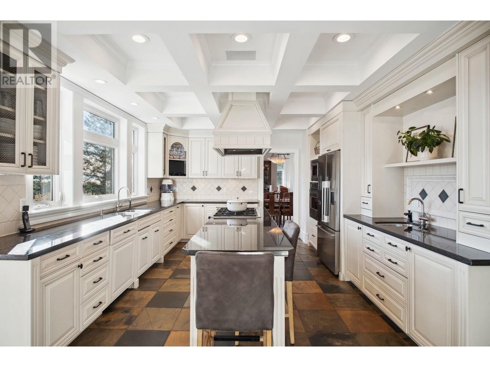 4668 HEADLAND DRIVE, West Vancouver