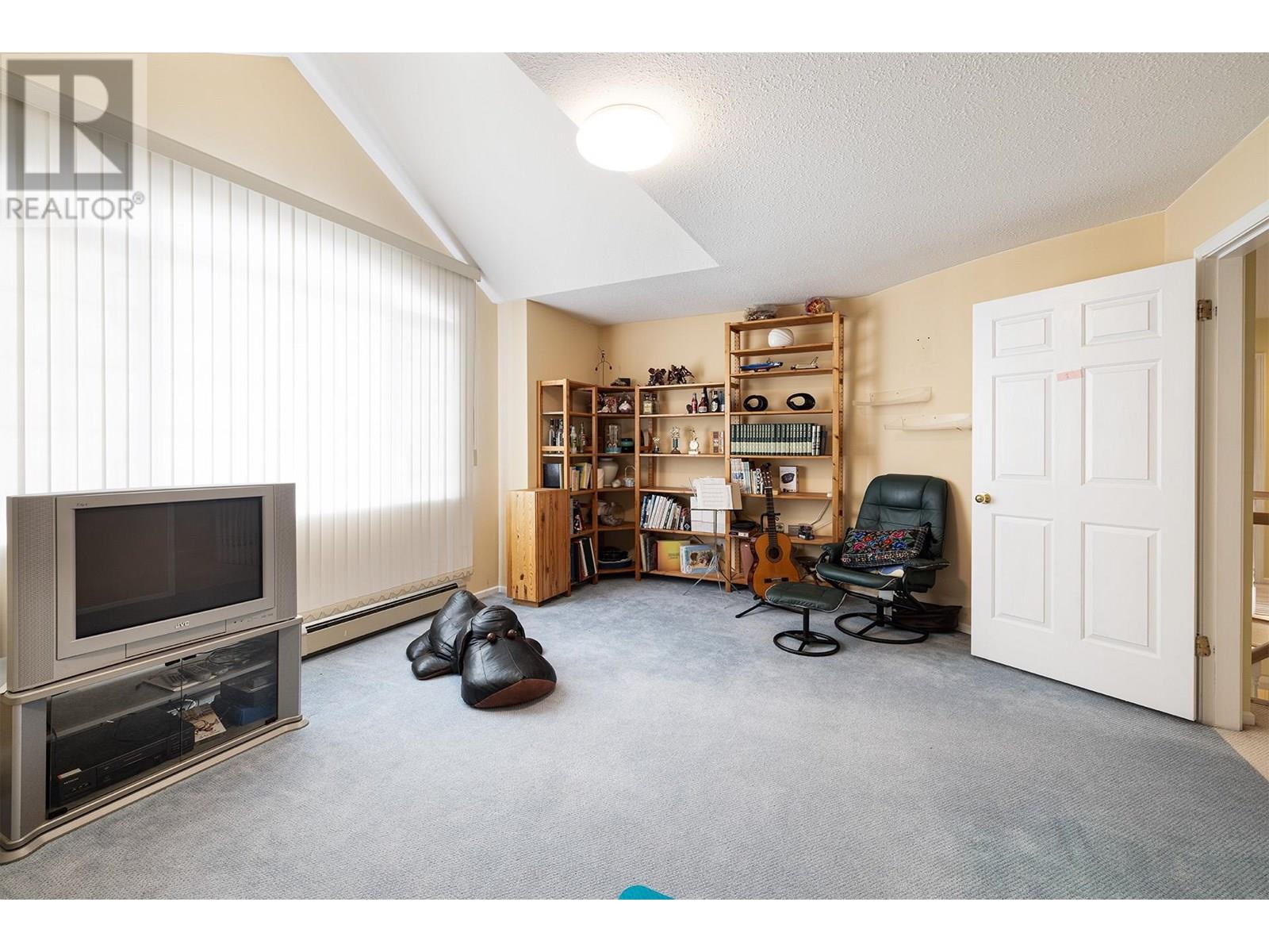 Photo 2 of 3880 Stolberg Street, Richmond BC