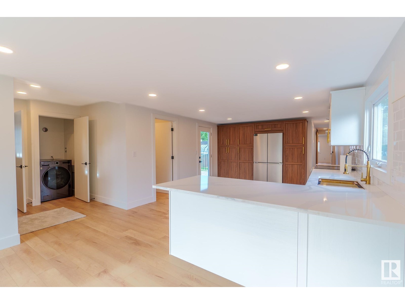Photo 4 of 1431 Lakewood Cres, Sherwood Park AB