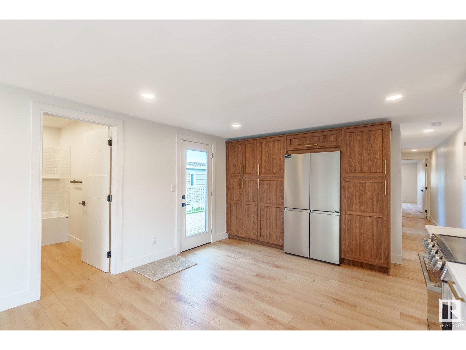 Photo 7 of 1431 Lakewood Cres, Sherwood Park AB