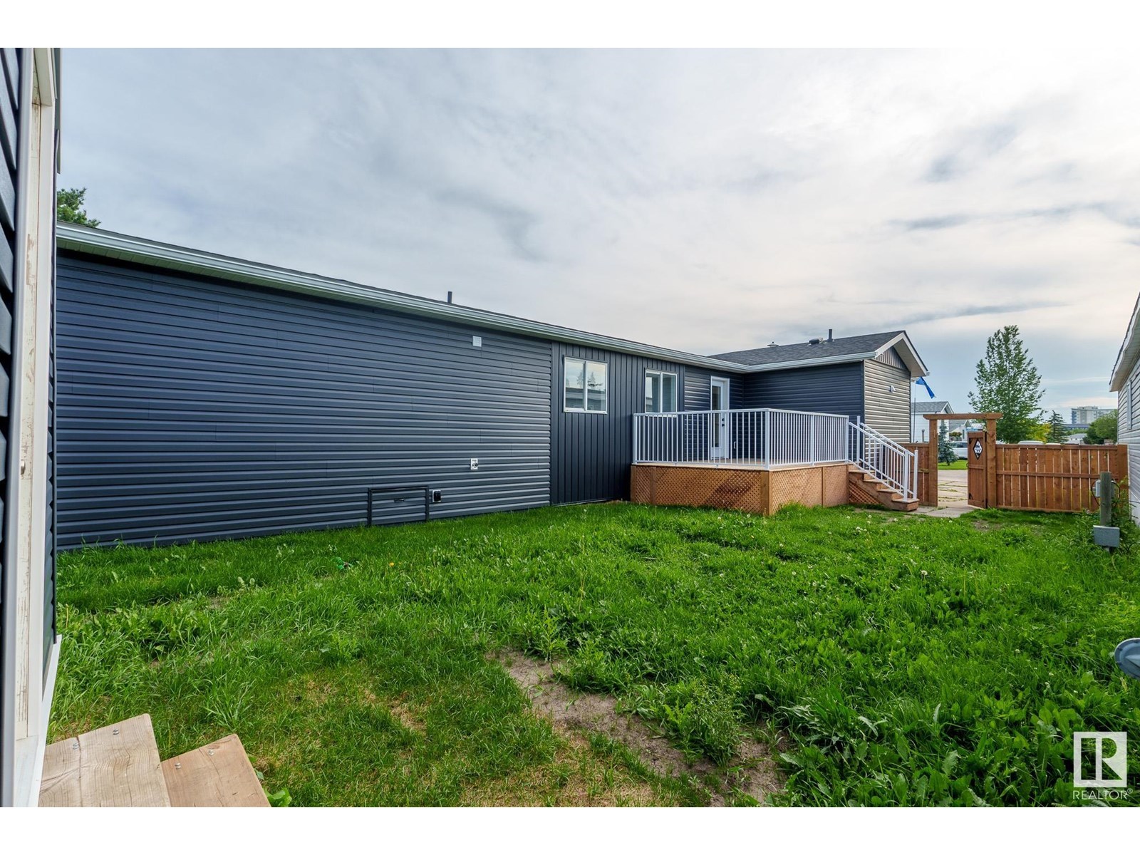 Photo 23 of 1431 Lakewood Cres, Sherwood Park AB