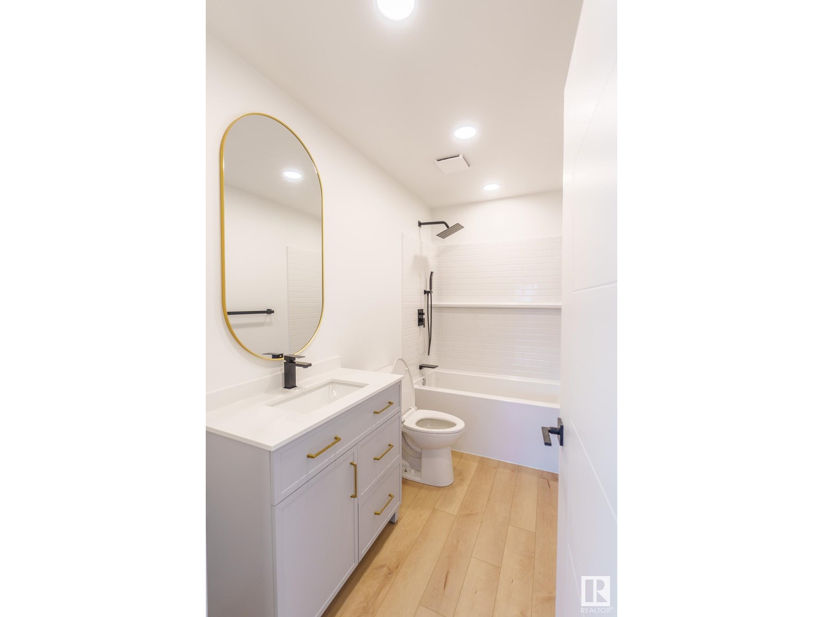 Photo 9 of 1431 Lakewood Cres, Sherwood Park AB