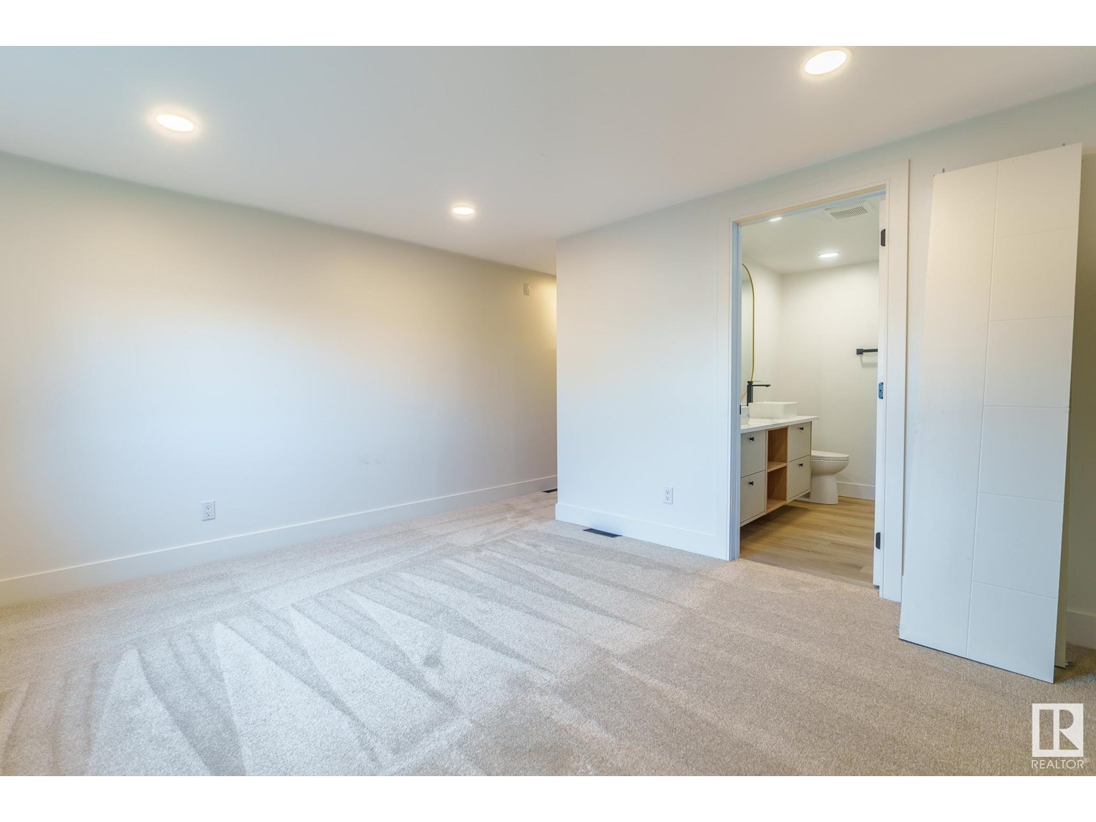 Photo 14 of 1431 Lakewood Cres, Sherwood Park AB