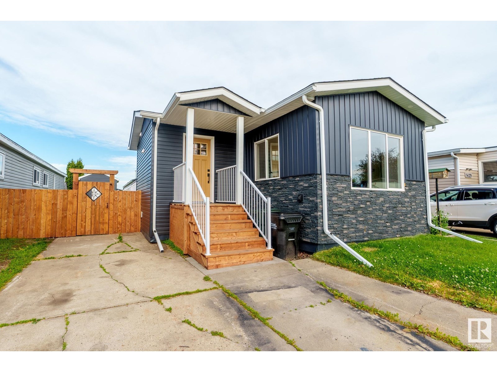Photo 25 of 1431 Lakewood Cres, Sherwood Park AB