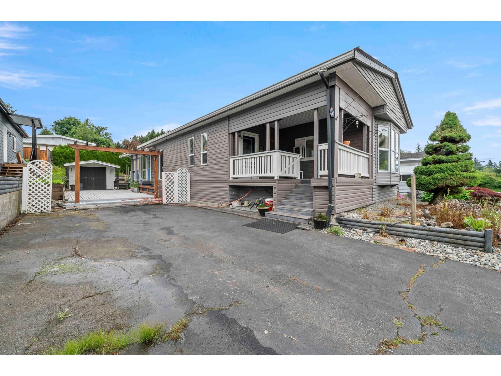 13 27111 0 AVENUE, Langley