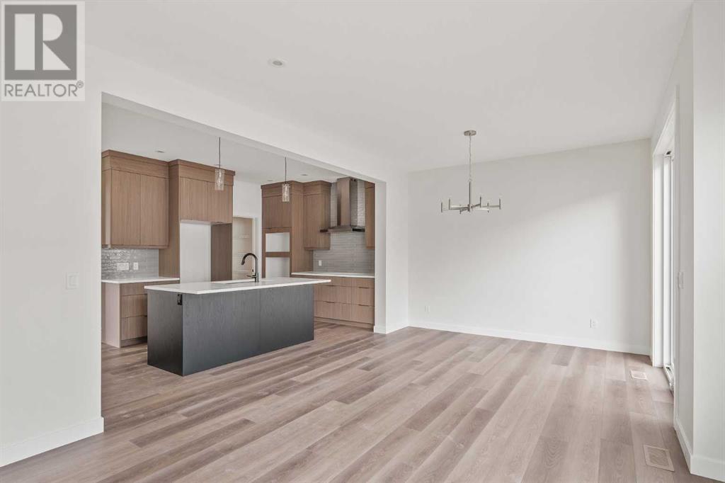 Single Family House for Sale in  Silver Spruce Bay SW Silverado Calgary 