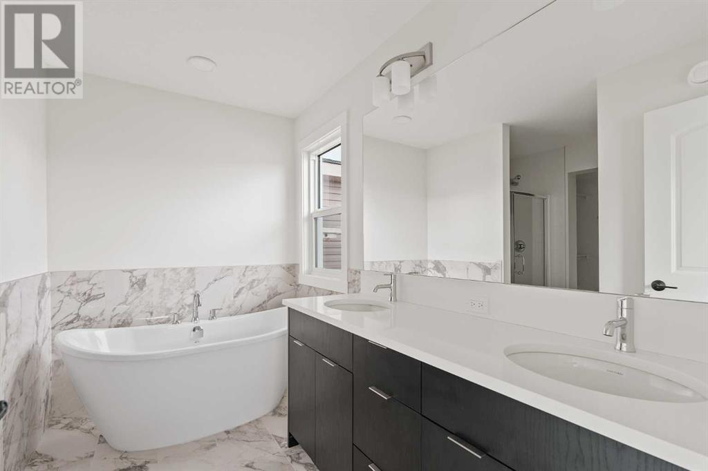 Single Family House for Sale in  Silver Spruce Bay SW Silverado Calgary 