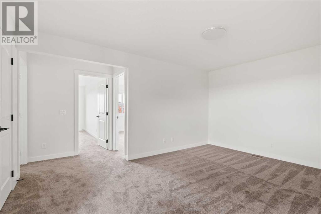 Single Family House for Sale in  Silver Spruce Bay SW Silverado Calgary 