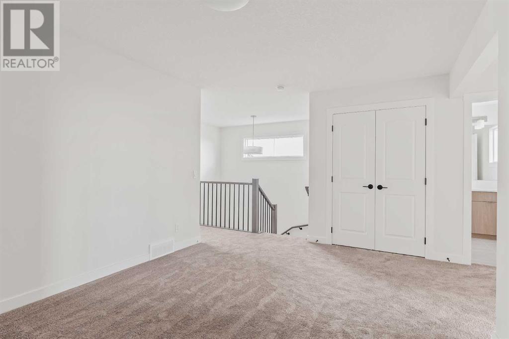 Single Family House for Sale in  Silver Spruce Bay SW Silverado Calgary 