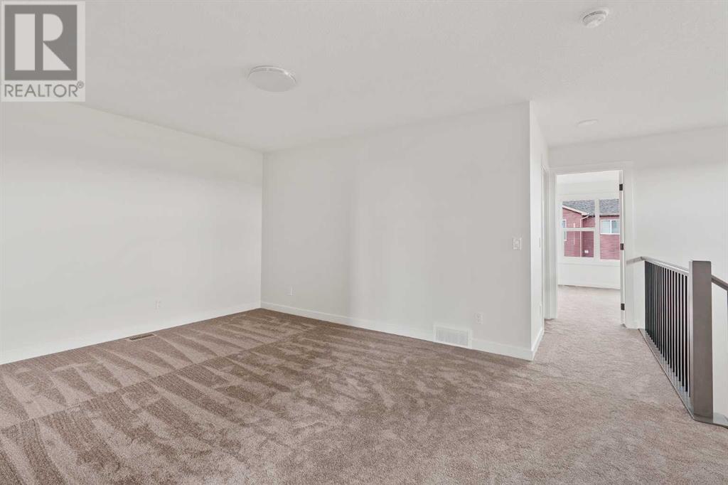 Single Family House for Sale in  Silver Spruce Bay SW Silverado Calgary 