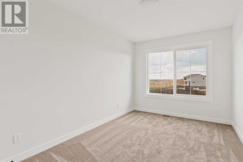 Single Family House for Sale in  Silver Spruce Bay SW Silverado Calgary 