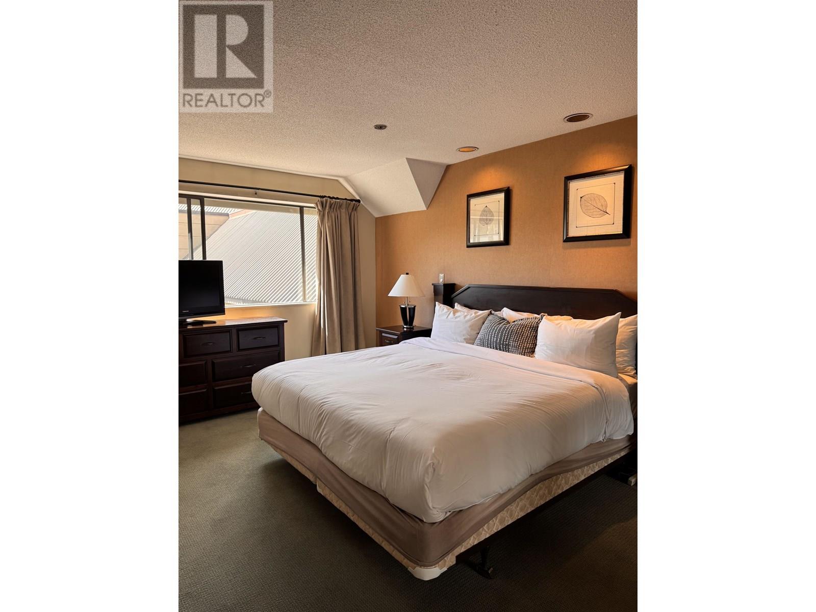 (WK 25) 901-4293 MOUNTAIN SQUARE, Whistler