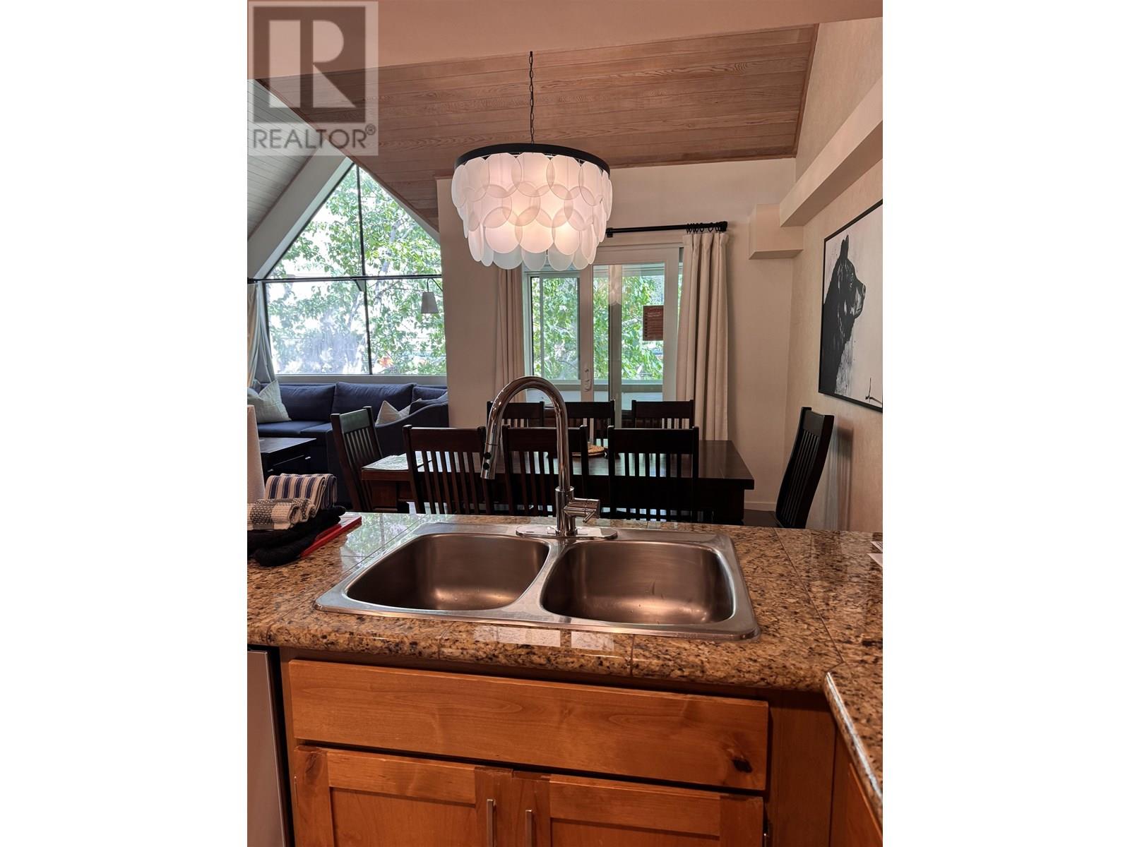 (WK 25) 901-4293 MOUNTAIN SQUARE, Whistler