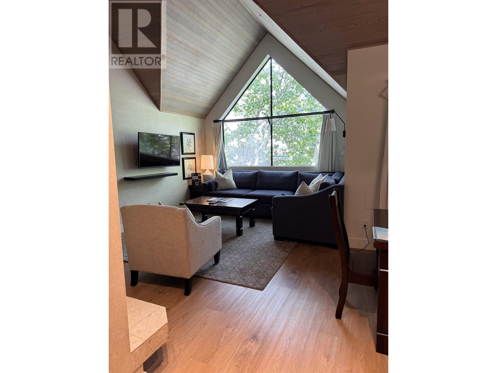 (WK 25) 901-4293 MOUNTAIN SQUARE, Whistler