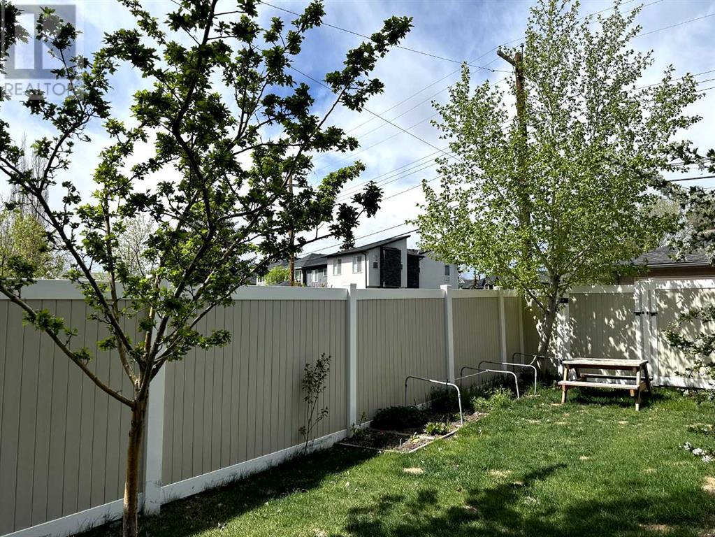 Single Family House for Sale in  Montgomery Avenue NW Montgomery Calgary 