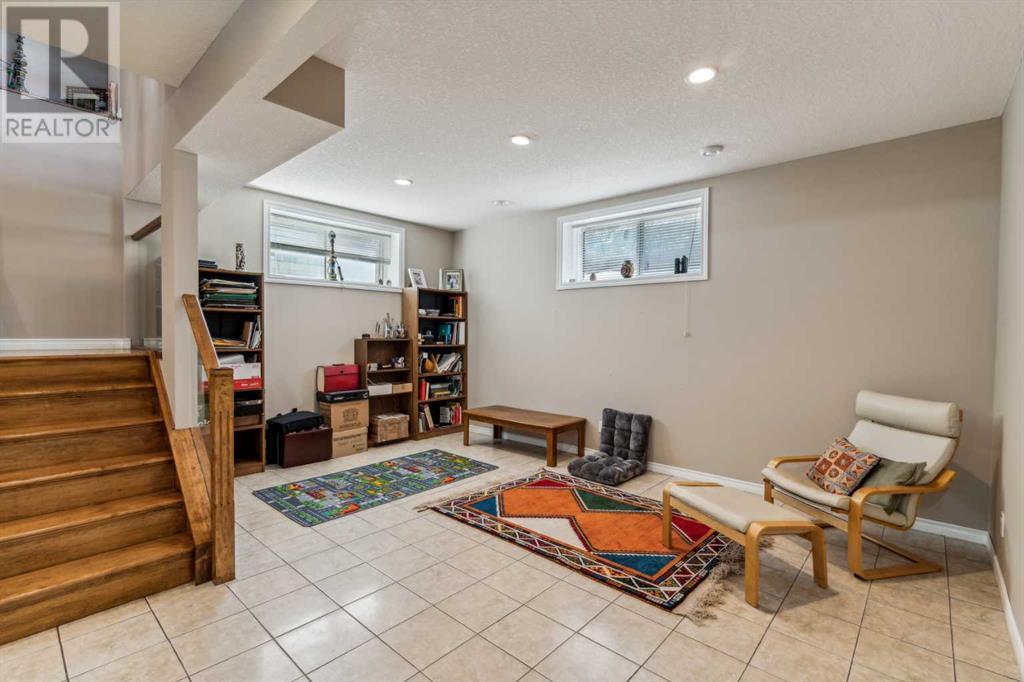 Single Family House for Sale in  Montgomery Avenue NW Montgomery Calgary 
