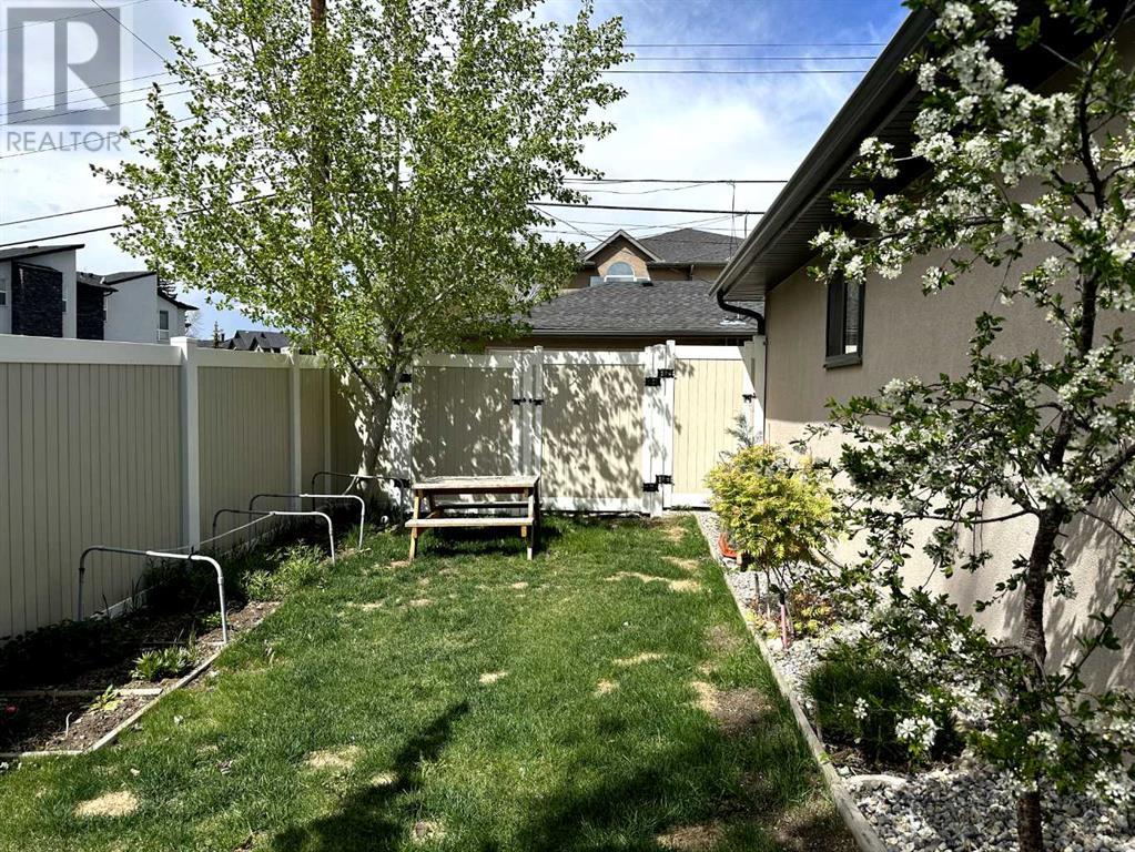 Single Family House for Sale in  Montgomery Avenue NW Montgomery Calgary 