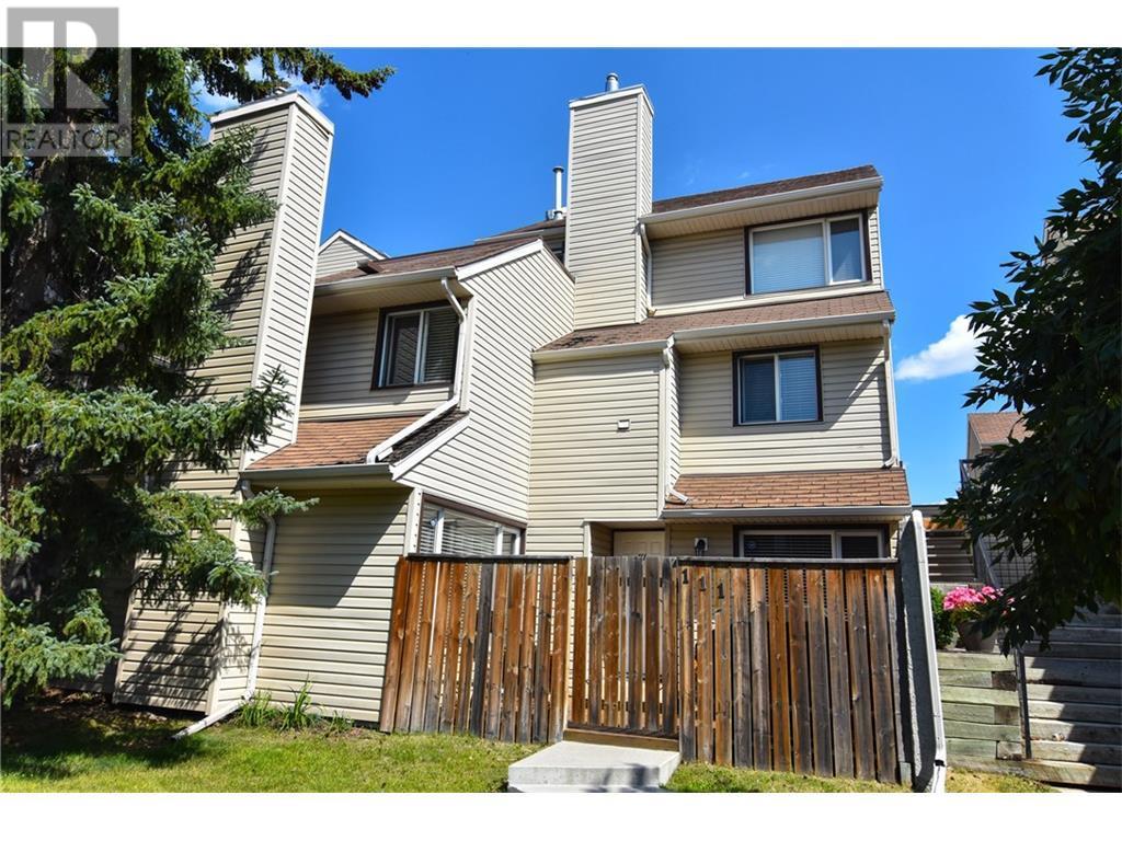 111, 25 Glamis Green SW, Calgary, Alberta