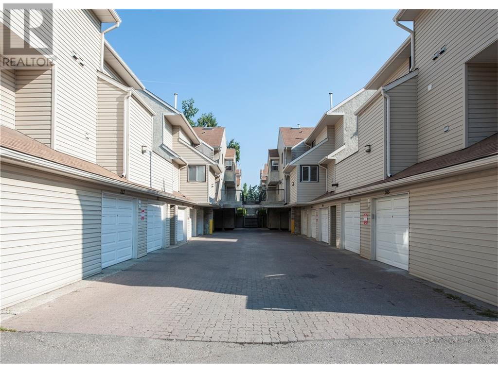 Single Family House for Sale in   Glamis Green SW Glamorgan Calgary 