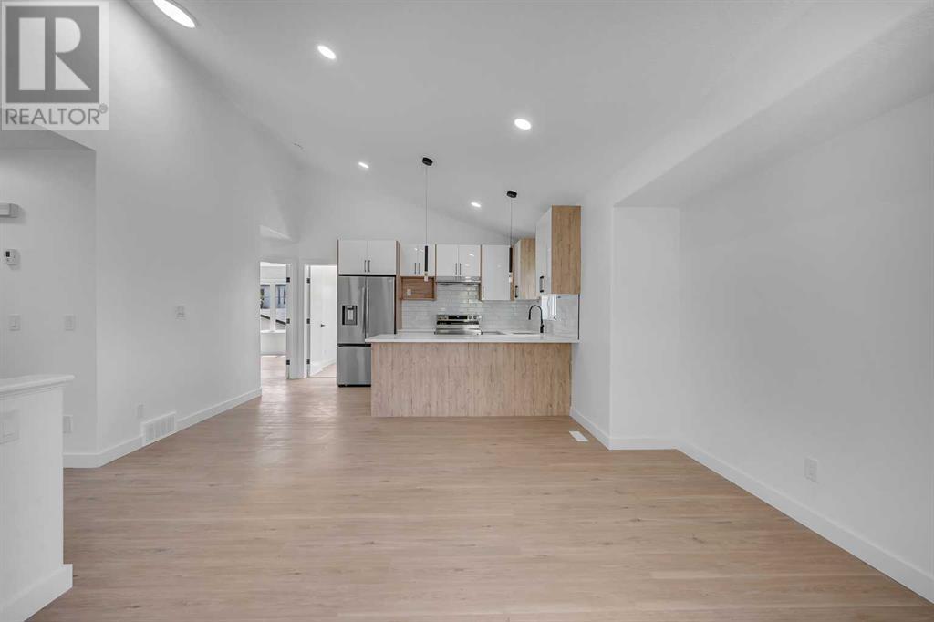 Single Family House Bi-level for Sale in  Los Alamos Place NE Monterey Park Calgary 