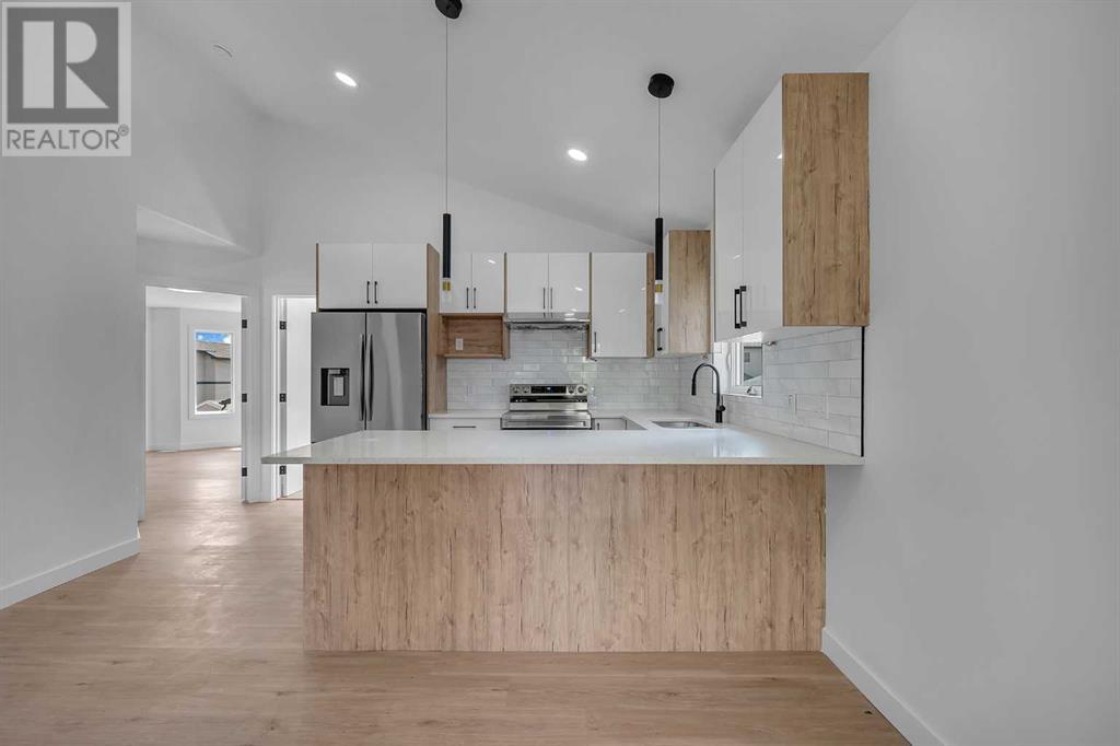 Single Family House Bi-level for Sale in  Los Alamos Place NE Monterey Park Calgary 