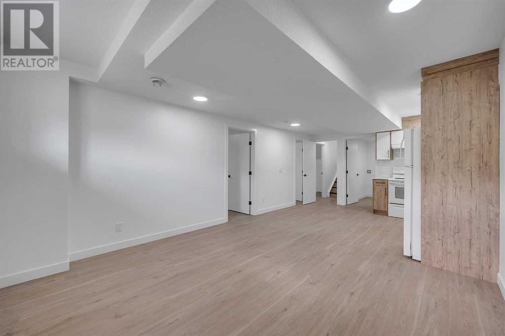 Single Family House Bi-level for Sale in  Los Alamos Place NE Monterey Park Calgary 
