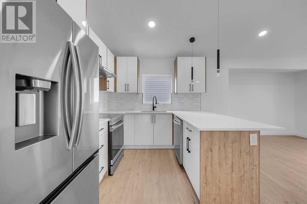 Single Family House Bi-level for Sale in  Los Alamos Place NE Monterey Park Calgary 