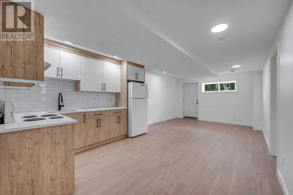 Single Family House Bi-level for Sale in  Los Alamos Place NE Monterey Park Calgary 