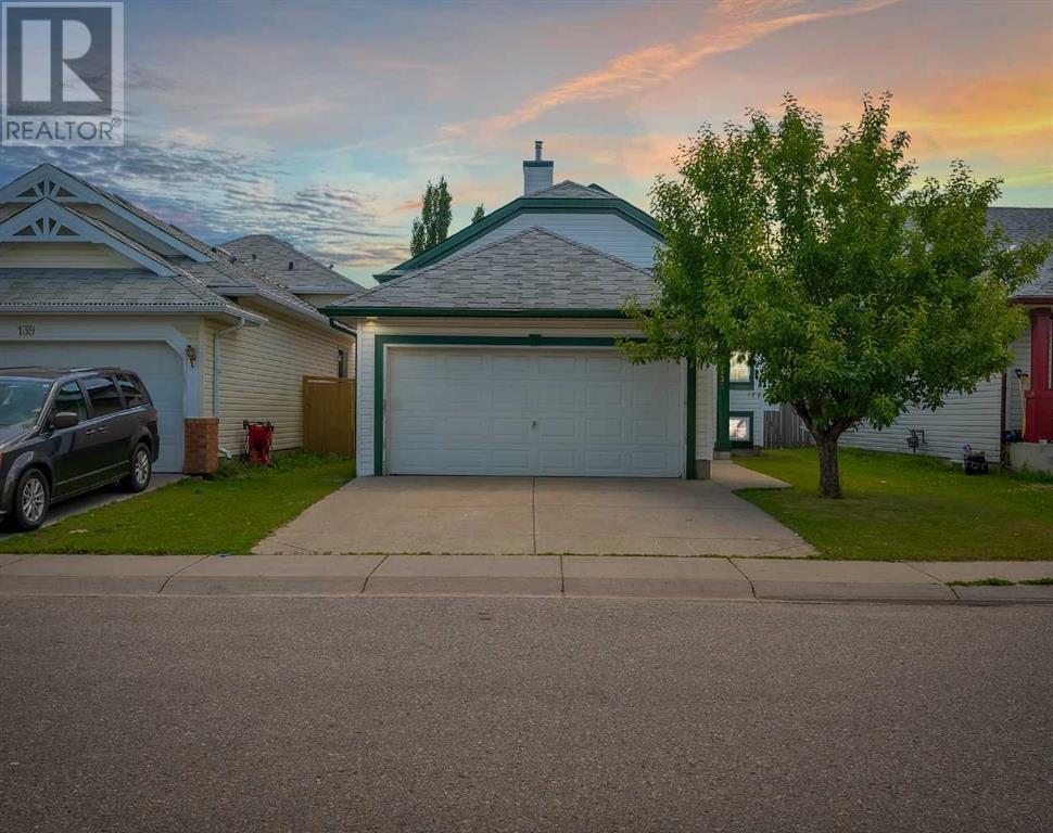 Single Family House Bi-level for Sale in  Los Alamos Place NE Monterey Park Calgary 