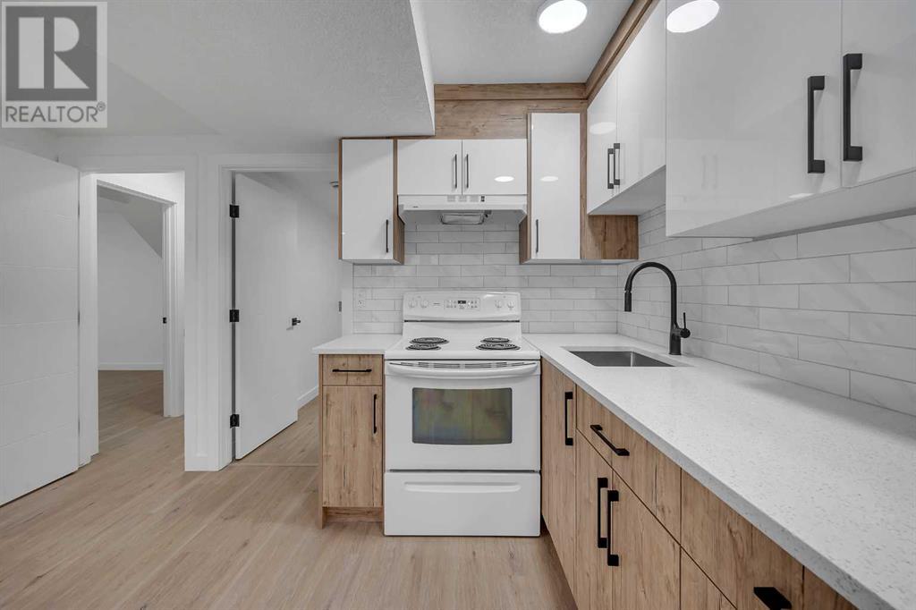 Single Family House Bi-level for Sale in  Los Alamos Place NE Monterey Park Calgary 