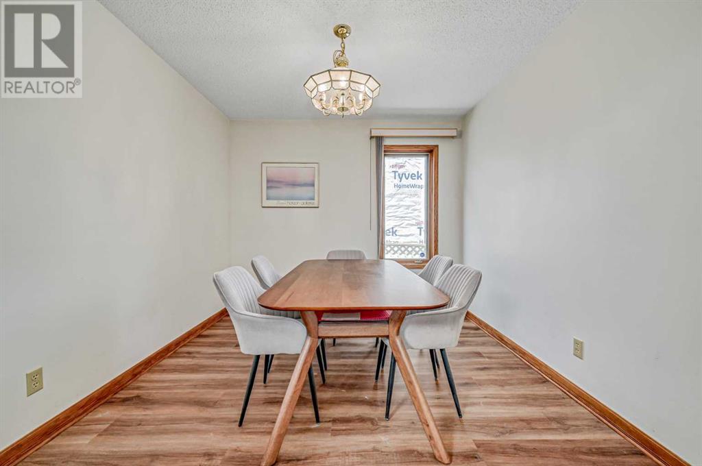 Single Family House 5 Level for Sale in  Sandpiper Way NW Sandstone Valley Calgary 