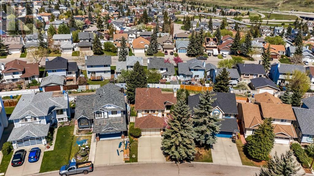 Single Family House 5 Level for Sale in  Sandpiper Way NW Sandstone Valley Calgary 
