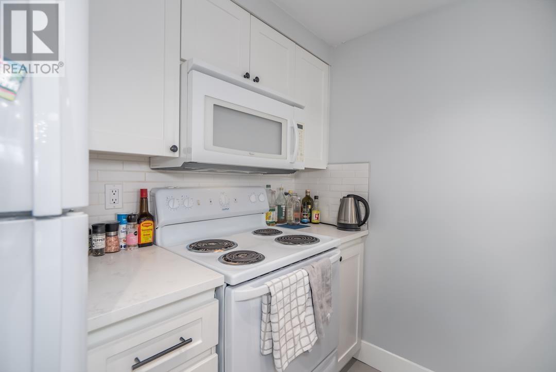 Photo 12 of 801 909 Burrard Street, Vancouver BC