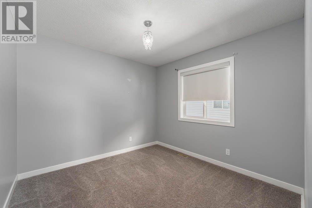 Single Family House for Sale in C Silvergrove Place NW Silver Springs Calgary 