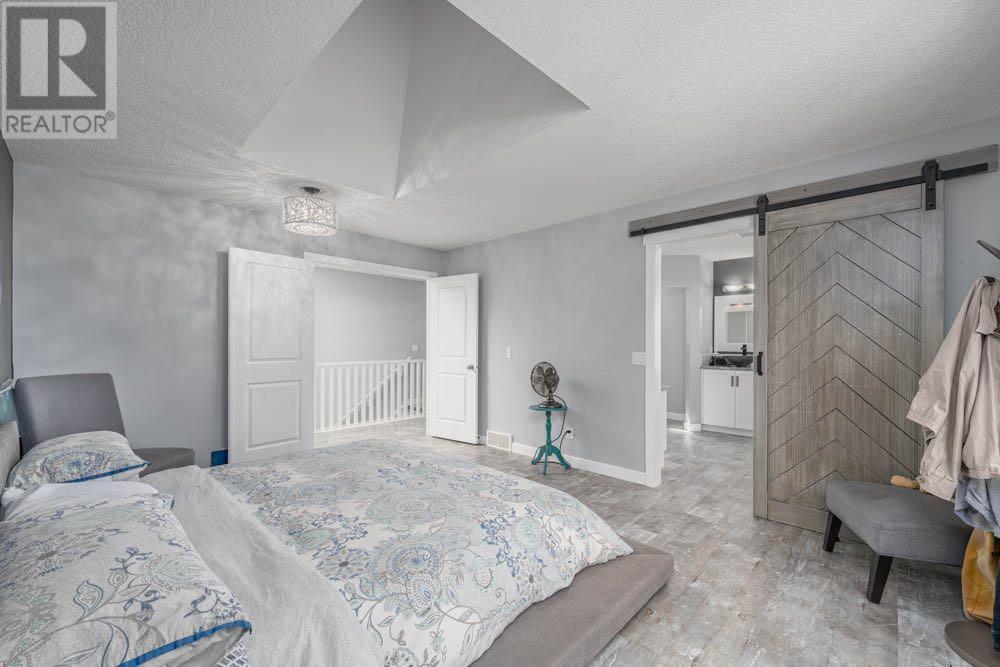 Single Family House for Sale in C Silvergrove Place NW Silver Springs Calgary 